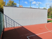 Nátěry v pavilonech a oprava tenisové zdi
